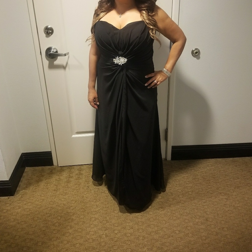 Black formal dress/Black Tie